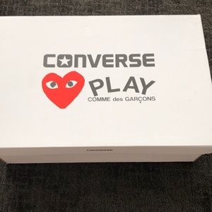 Comme does garçon converse.